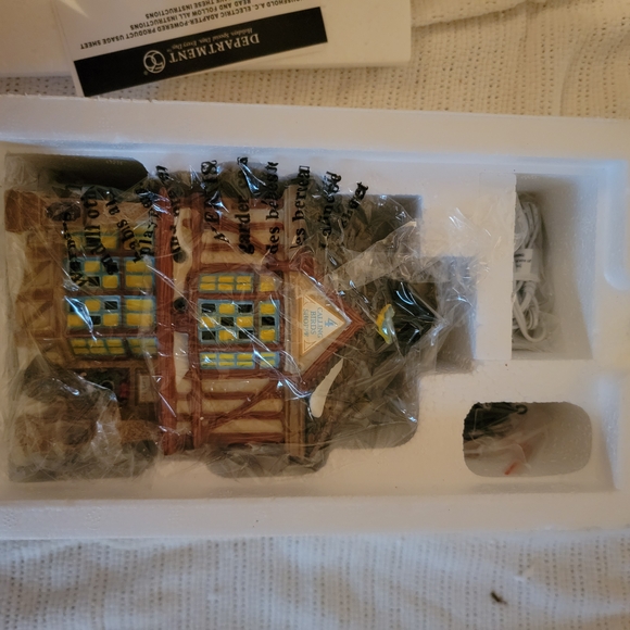 Department 56 Four Calling Birds Shoppe
